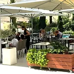 Elysia Park Premium Πάφος