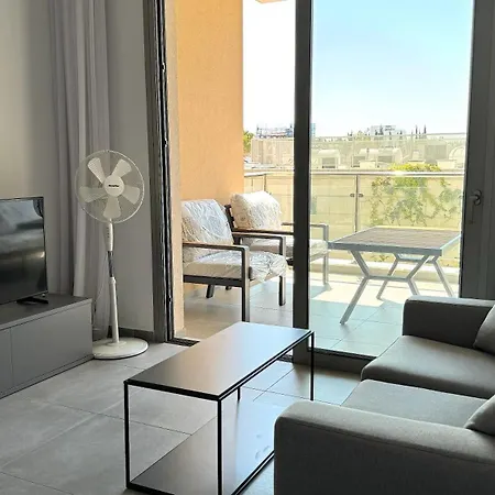 Elysia Park Premium Apartmán *